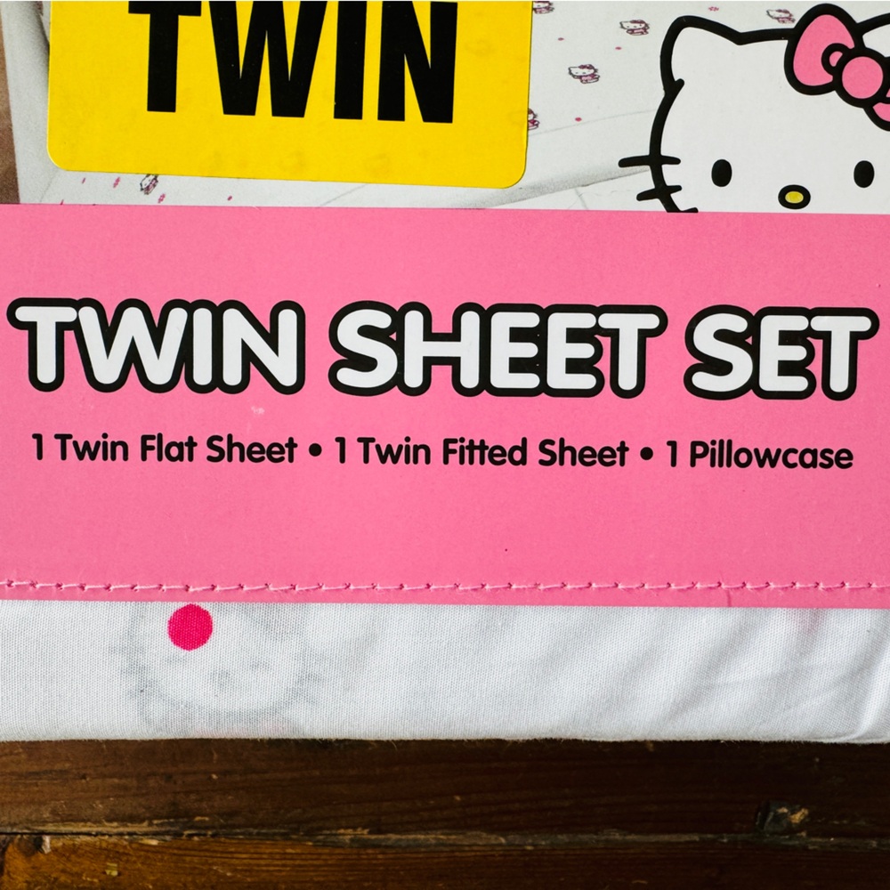 Hello Kitty White Twin Sheet Set - Picture 2 of 4
